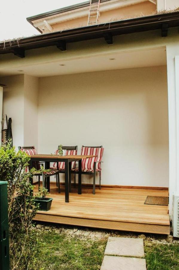 Newly Renovated, 1-bedroom House Apartment *